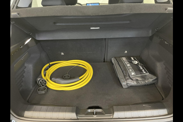 Jeep Avenger Longitude Automaat 54 kWh Navigatie Apple Carplay/Android Auto Climate Control Cruise Control Lichtmetalen Velgen Dab Keyless Parkeer Sensoren