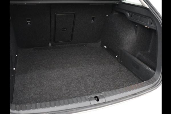 Škoda Octavia 1.0 e-TSI Business Edition | 61.800km NAP | Camera | Carplay | Navigatie | Full LED | Parkeerhulp | Digital Cockpit | Cruise control