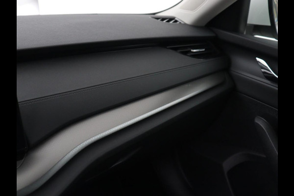 Škoda Octavia 1.0 e-TSI Business Edition | 61.800km NAP | Camera | Carplay | Navigatie | Full LED | Parkeerhulp | Digital Cockpit | Cruise control