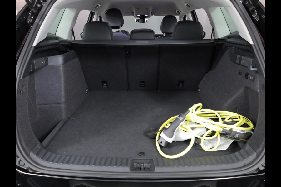 Volkswagen Tayron 1.5 eHybrid Life Edition 204PK PHEV | Verlengde garantie | Trekhaak wegklapbaar | Stoel- en stuurverwarming | 18" LM velgen |