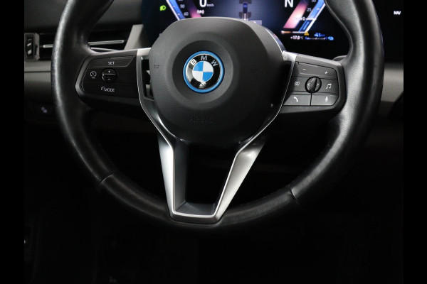 BMW X1 xDrive25e | Leder | Sportstoelen | Carplay | Adaptief LED | Keyless | Camera | Park Assist | Live Cockpit | Climate control | Navigatie | PHEV | Plug In | SOH 92%