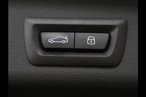 BMW X1 xDrive25e | Leder | Sportstoelen | Carplay | Adaptief LED | Keyless | Camera | Park Assist | Live Cockpit | Climate control | Navigatie | PHEV | Plug In | SOH 92%