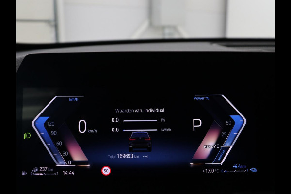 BMW X1 xDrive25e | Leder | Sportstoelen | Carplay | Adaptief LED | Keyless | Camera | Park Assist | Live Cockpit | Climate control | Navigatie | PHEV | Plug In | SOH 92%