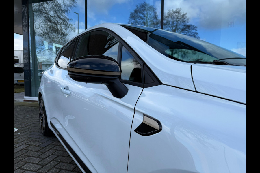 Renault Clio 1.6 E-Tech Hybrid 140 Intens Plus - Automaat - Navi - Parkeerhulp + Camera