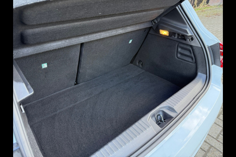 Renault Clio 1.6 E-Tech Hybrid 140 Intens Plus - Automaat - Navi - Parkeerhulp + Camera