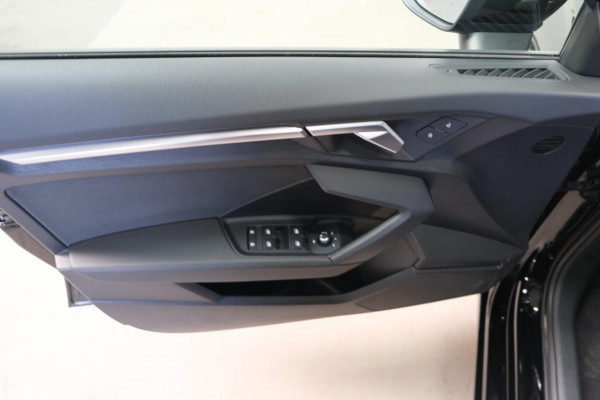 Audi A3 Sportback 30 TFSI Pro Line Automaat - N.A.P. Airco, Cruise, PDC.