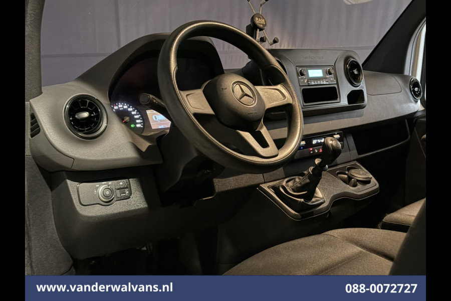 Mercedes-Benz Sprinter 314 CDI 143pk L2H2 Euro6 Airco | Imperiaal | Trekhaak | Parkeersensoren Bijrijdersbank