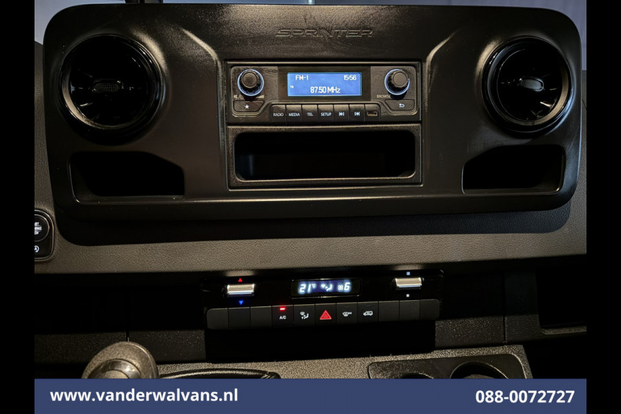 Mercedes-Benz Sprinter 314 CDI 143pk L2H2 Euro6 Airco | Imperiaal | Trekhaak | Parkeersensoren Bijrijdersbank
