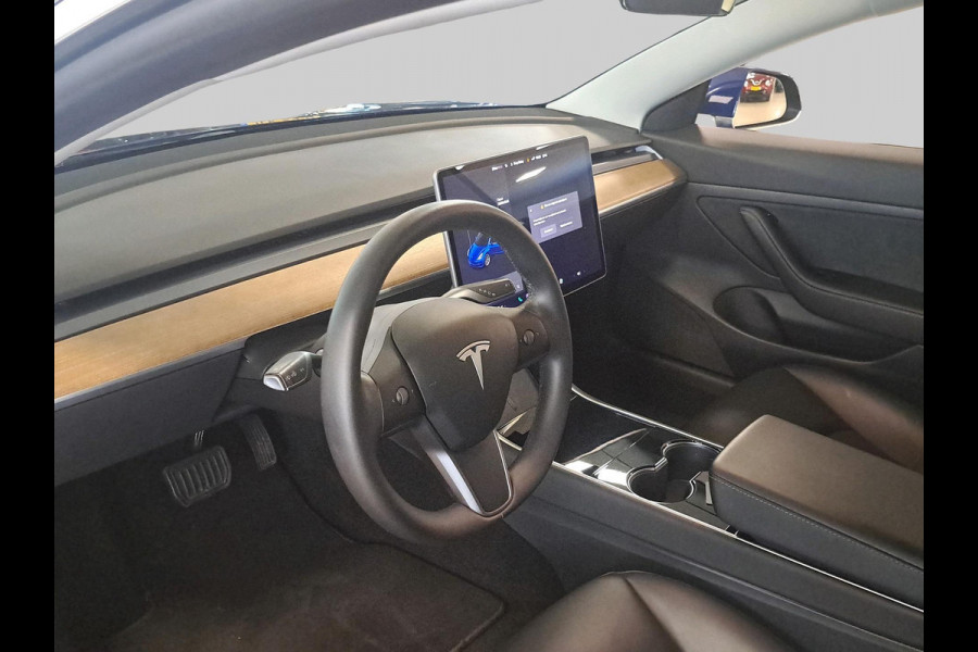 Tesla Model 3 Standard RWD Plus 60 kWh Incl. 360 graden camera | Elektrisch verstelbare stoelen | Verwarmde voorstoelen