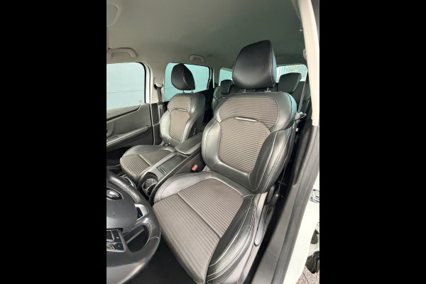 Renault Grand Scénic 160pk Bose 7p. (Trekhaak - Camera - 20"incl 4s - Parkeersensoren V+A - LED - Keyless Entry - HiFi - Two Tone)