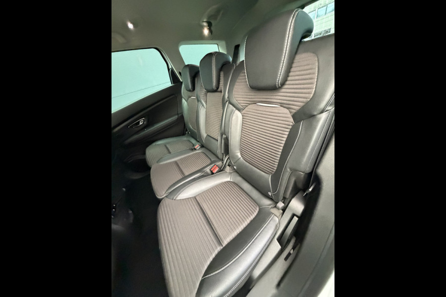 Renault Grand Scénic 160pk Bose 7p. (Trekhaak - Camera - 20"incl 4s - Parkeersensoren V+A - LED - Keyless Entry - HiFi - Two Tone)