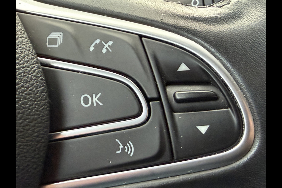 Renault Grand Scénic 160pk Bose 7p. (Trekhaak - Camera - 20"incl 4s - Parkeersensoren V+A - LED - Keyless Entry - HiFi - Two Tone)