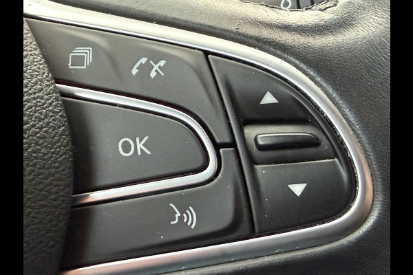 Renault Grand Scénic 160pk Bose 7p. (Trekhaak - Camera - 20"incl 4s - Parkeersensoren V+A - LED - Keyless Entry - HiFi - Two Tone)