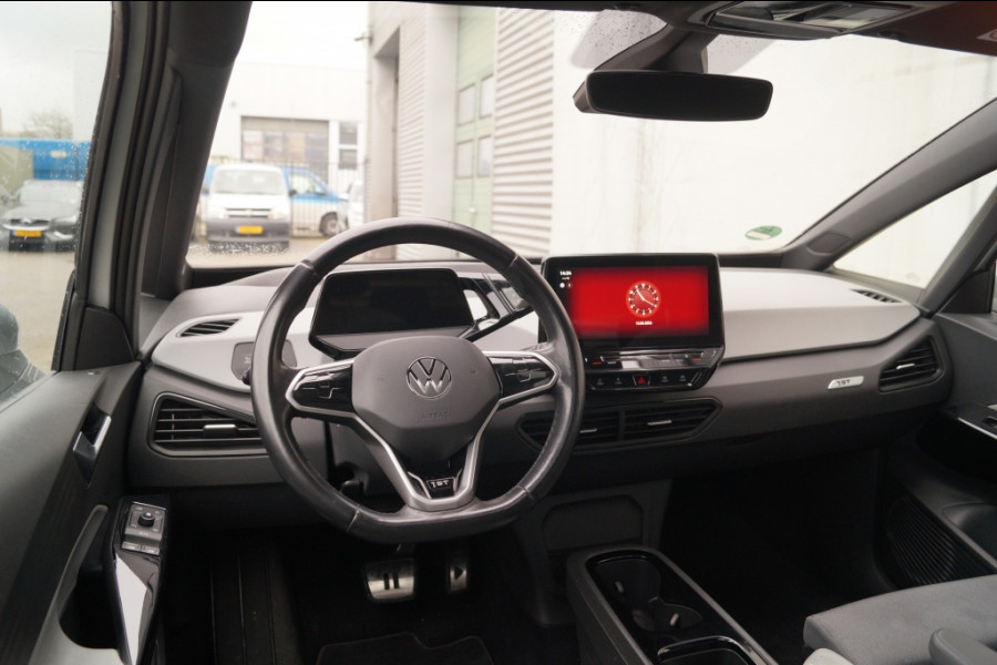Volkswagen ID.3 First Max 58kWh -SOH92%-PANO-HUD-ECC-LED-