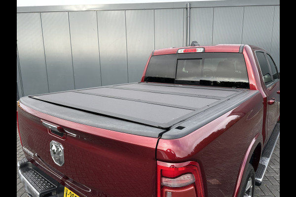 Dodge Ram 1500 5.7 V8 LARAMIE / LPG / TREKHAAK 3.5T / ADAPTIVE CRUISE / CAMERA / PANO / 12 INCH SCREEN / DELMONICO RED
