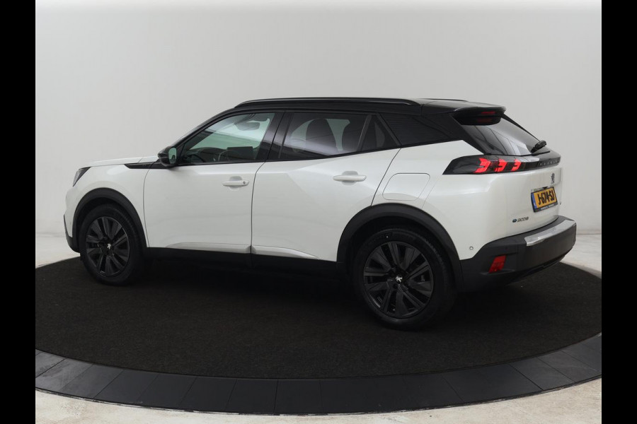 Peugeot e-2008 EV GT 50 kWh | SOH 91% | 3 Fase | Stoelverwarming | Leder/Alcantara | Adaptive cruise | Keyless | Navigatie | Carplay | Full LED