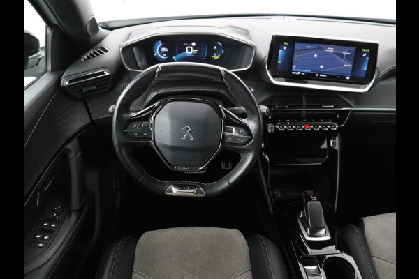 Peugeot e-2008 EV GT 50 kWh | SOH 91% | 3 Fase | Stoelverwarming | Leder/Alcantara | Adaptive cruise | Keyless | Navigatie | Carplay | Full LED