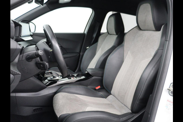 Peugeot e-2008 EV GT 50 kWh | SOH 91% | 3 Fase | Stoelverwarming | Leder/Alcantara | Adaptive cruise | Keyless | Navigatie | Carplay | Full LED