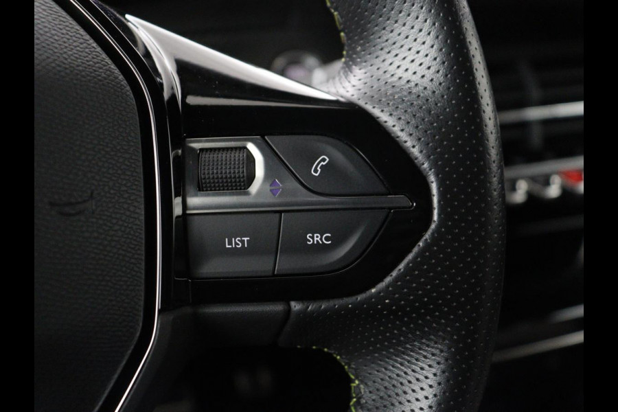 Peugeot e-2008 EV GT 50 kWh | SOH 91% | 3 Fase | Stoelverwarming | Leder/Alcantara | Adaptive cruise | Keyless | Navigatie | Carplay | Full LED