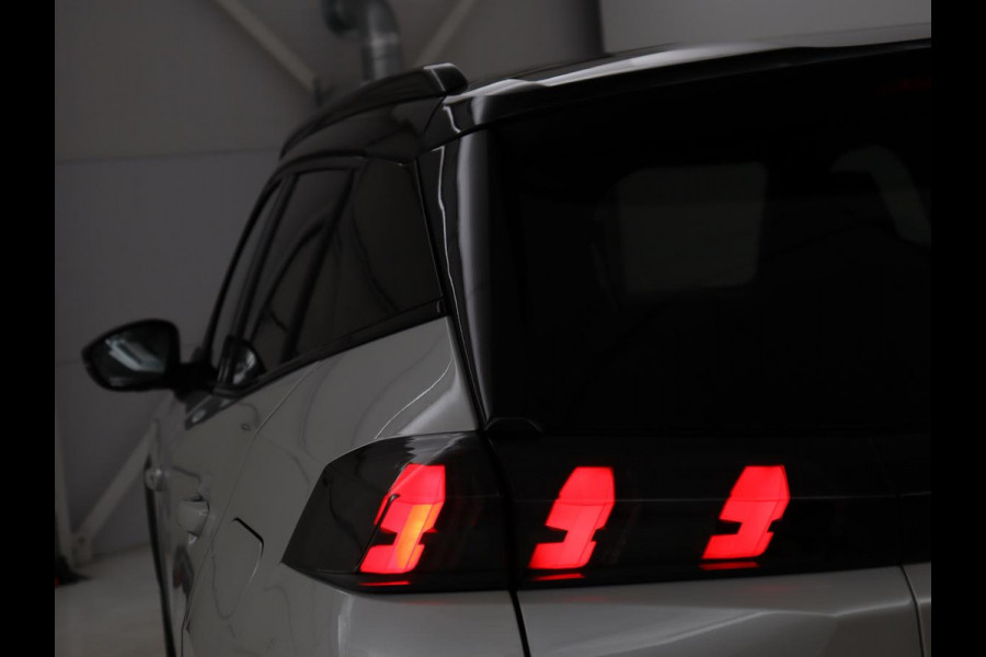 Peugeot e-2008 EV GT 50 kWh | SOH 91% | 3 Fase | Stoelverwarming | Leder/Alcantara | Adaptive cruise | Keyless | Navigatie | Carplay | Full LED