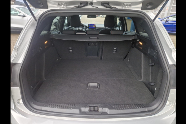 Ford FOCUS Wagon 1.0 EcoBoost ST Line Business | Trekhaak | LED verlichting voor en achter incl. LED dagrijverl.| Winterpack | Technology Pack  Family Pack | Comfortpack | Privacy Glass
