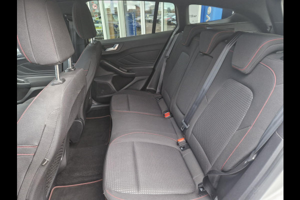 Ford FOCUS Wagon 1.0 EcoBoost ST Line Business | Trekhaak | LED verlichting voor en achter incl. LED dagrijverl.| Winterpack | Technology Pack  Family Pack | Comfortpack | Privacy Glass