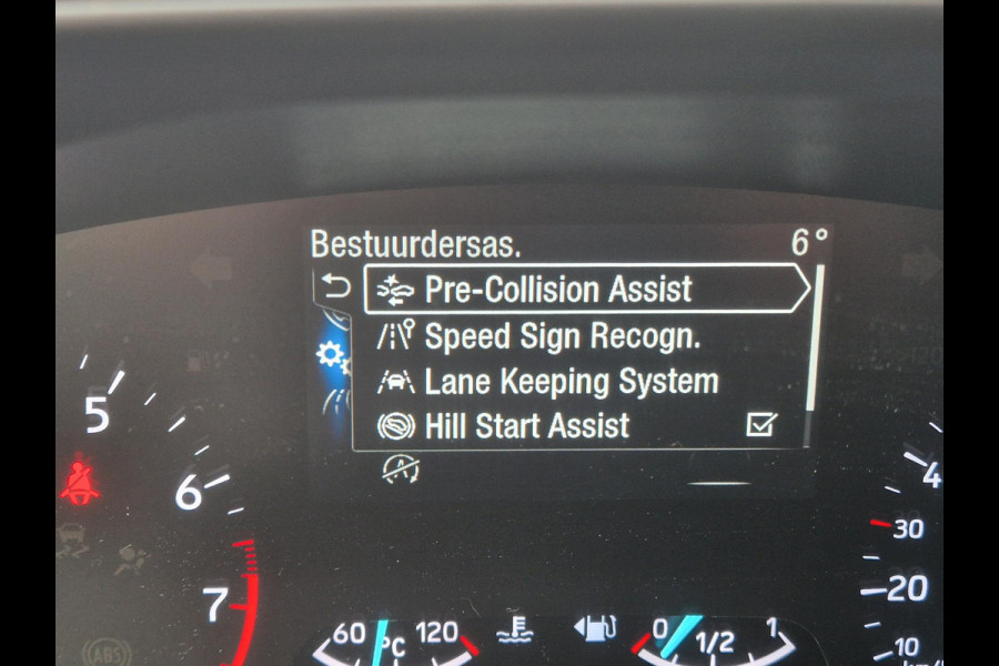 Ford FOCUS Wagon 1.0 EcoBoost ST Line Business | Trekhaak | LED verlichting voor en achter incl. LED dagrijverl.| Winterpack | Technology Pack  Family Pack | Comfortpack | Privacy Glass