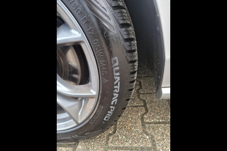 Ford FOCUS Wagon 1.0 EcoBoost ST Line Business | Trekhaak | LED verlichting voor en achter incl. LED dagrijverl.| Winterpack | Technology Pack  Family Pack | Comfortpack | Privacy Glass