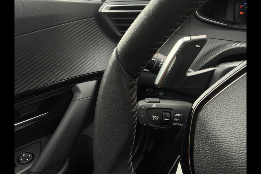 Peugeot 2008 Allure 145pk Aut.Navi 360° dodehoek Camera ACC Carbon Apple Carplay & Android Auto Virtual Cockpit