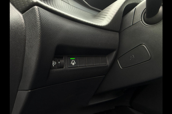 Peugeot 2008 Allure 145pk Aut.Navi 360° dodehoek Camera ACC Carbon Apple Carplay & Android Auto Virtual Cockpit