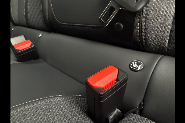 Peugeot 2008 Allure 145pk Aut.Navi 360° dodehoek Camera ACC Carbon Apple Carplay & Android Auto Virtual Cockpit