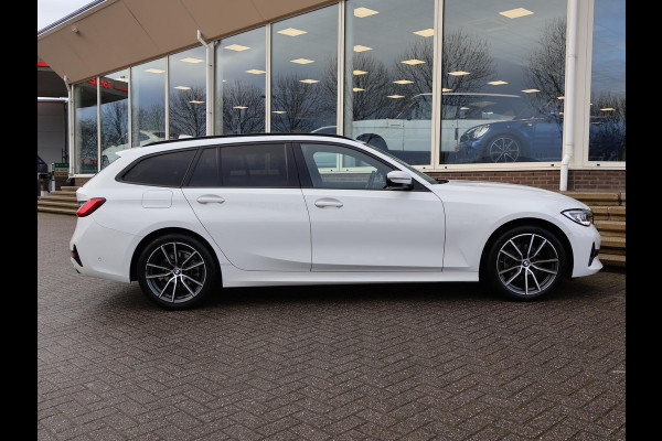 BMW 3 Serie Touring 320d HIGH EXECUTIVE SPORTLINE 190 PK AUT. *ALPINWEISS* + ELEK. TREKHAAK | LASER LED | 18 INCH | STOEL/STUURWIELVERW.