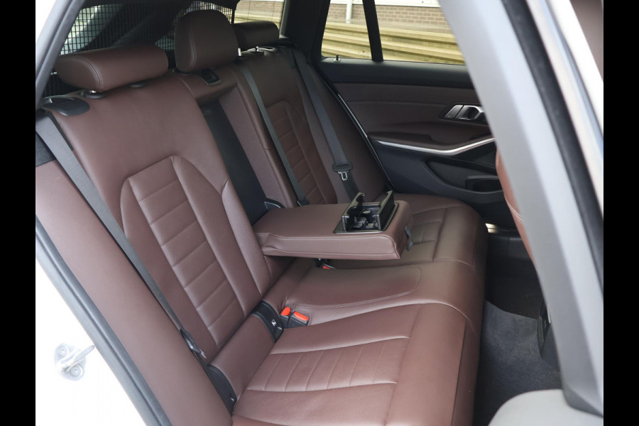 BMW 3 Serie Touring 320d HIGH EXECUTIVE SPORTLINE 190 PK AUT. *ALPINWEISS* + ELEK. TREKHAAK | LASER LED | 18 INCH | STOEL/STUURWIELVERW.