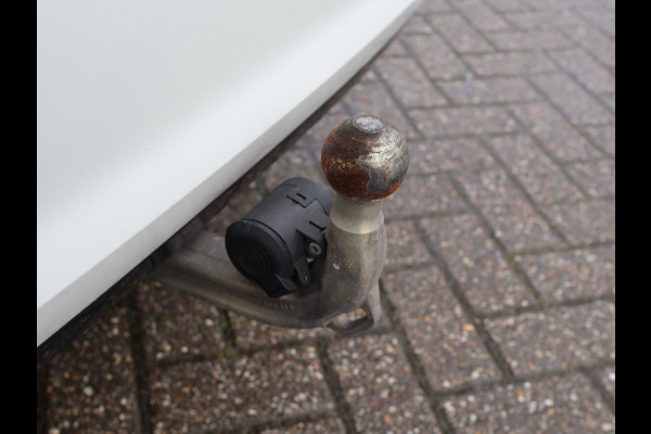 BMW 3 Serie Touring 320d HIGH EXECUTIVE SPORTLINE 190 PK AUT. *ALPINWEISS* + ELEK. TREKHAAK | LASER LED | 18 INCH | STOEL/STUURWIELVERW.