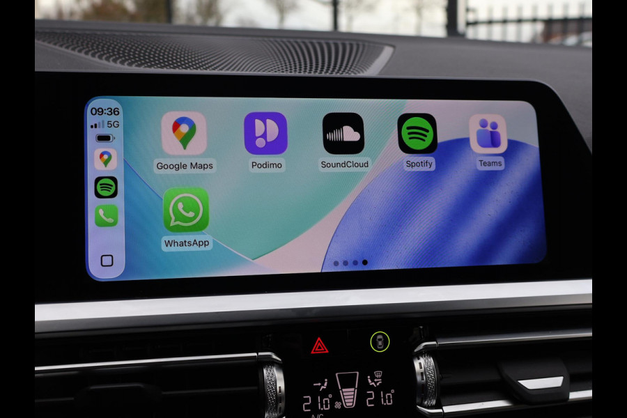 BMW 3 Serie Touring 320d HIGH EXECUTIVE SPORTLINE 190 PK AUT. *ALPINWEISS* + ELEK. TREKHAAK | LASER LED | 18 INCH | STOEL/STUURWIELVERW.