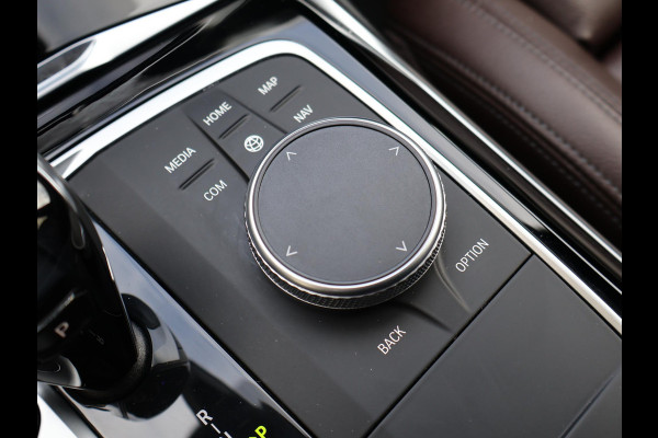 BMW 3 Serie Touring 320d HIGH EXECUTIVE SPORTLINE 190 PK AUT. *ALPINWEISS* + ELEK. TREKHAAK | LASER LED | 18 INCH | STOEL/STUURWIELVERW.