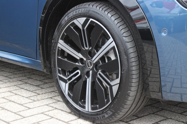 Lancia Ypsilon EDIZIONE CASSINA LIMITATA 156PK 51 kWh | WARMTEPOMP! | 3-FASE! | DRAADLOOS APPLE CARPLAY/ANDROID AUTO | DRAADLOOS TELEFOONLADER | CAMERA VOOR + ACHTER | KEYLESS ENTRY/START | DODEHOEK DETECTIE | ELEKTRISCH BEDIENBARE BESTUUDERSSTOEL MET MASSAGE FUNCTIE | ADAPTIVE CRUISE CONTROL | STOEL VERWARMING | NAVIGATIE | DAB+ RADIO |