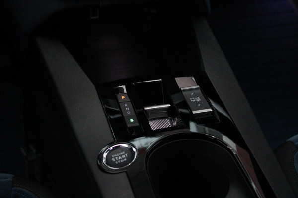 Lancia Ypsilon EDIZIONE CASSINA LIMITATA 156PK 51 kWh | WARMTEPOMP! | 3-FASE! | DRAADLOOS APPLE CARPLAY/ANDROID AUTO | DRAADLOOS TELEFOONLADER | CAMERA VOOR + ACHTER | KEYLESS ENTRY/START | DODEHOEK DETECTIE | ELEKTRISCH BEDIENBARE BESTUUDERSSTOEL MET MASSAGE FUNCTIE | ADAPTIVE CRUISE CONTROL | STOEL VERWARMING | NAVIGATIE | DAB+ RADIO |