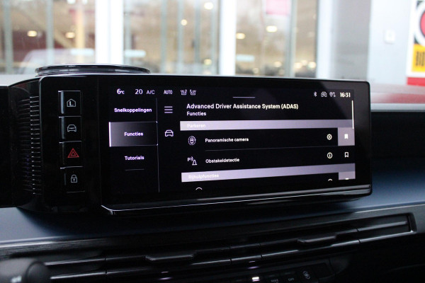 Lancia Ypsilon EDIZIONE CASSINA LIMITATA 156PK 51 kWh | WARMTEPOMP! | 3-FASE! | DRAADLOOS APPLE CARPLAY/ANDROID AUTO | DRAADLOOS TELEFOONLADER | CAMERA VOOR + ACHTER | KEYLESS ENTRY/START | DODEHOEK DETECTIE | ELEKTRISCH BEDIENBARE BESTUUDERSSTOEL MET MASSAGE FUNCTIE | ADAPTIVE CRUISE CONTROL | STOEL VERWARMING | NAVIGATIE | DAB+ RADIO |