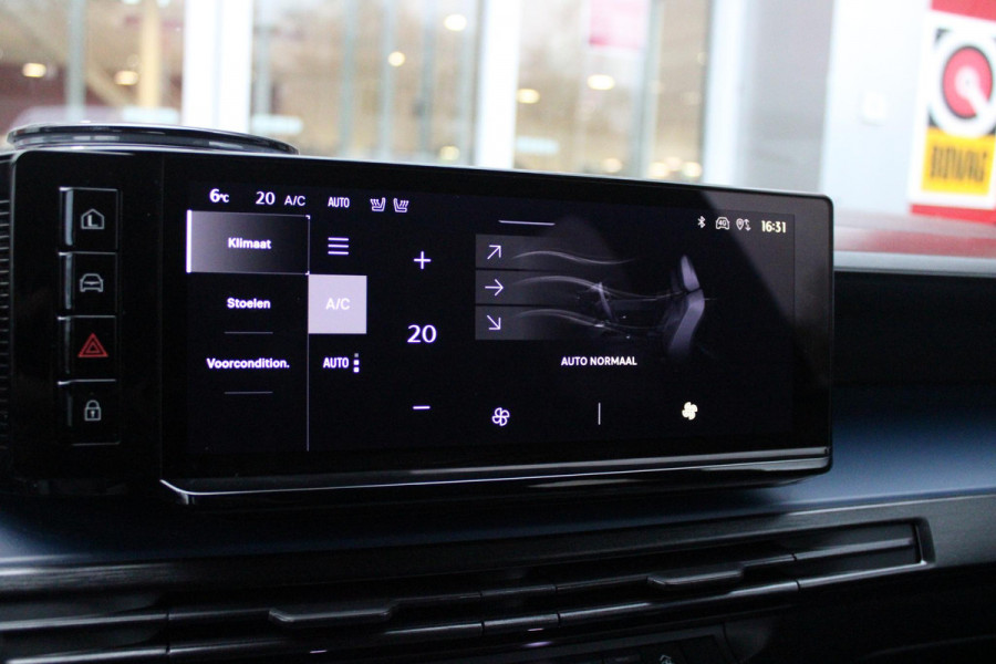 Lancia Ypsilon EDIZIONE CASSINA LIMITATA 156PK 51 kWh | WARMTEPOMP! | 3-FASE! | DRAADLOOS APPLE CARPLAY/ANDROID AUTO | DRAADLOOS TELEFOONLADER | CAMERA VOOR + ACHTER | KEYLESS ENTRY/START | DODEHOEK DETECTIE | ELEKTRISCH BEDIENBARE BESTUUDERSSTOEL MET MASSAGE FUNCTIE | ADAPTIVE CRUISE CONTROL | STOEL VERWARMING | NAVIGATIE | DAB+ RADIO |