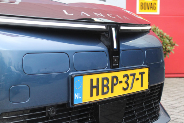 Lancia Ypsilon EDIZIONE CASSINA LIMITATA 156PK 51 kWh | WARMTEPOMP! | 3-FASE! | DRAADLOOS APPLE CARPLAY/ANDROID AUTO | DRAADLOOS TELEFOONLADER | CAMERA VOOR + ACHTER | KEYLESS ENTRY/START | DODEHOEK DETECTIE | ELEKTRISCH BEDIENBARE BESTUUDERSSTOEL MET MASSAGE FUNCTIE | ADAPTIVE CRUISE CONTROL | STOEL VERWARMING | NAVIGATIE | DAB+ RADIO |