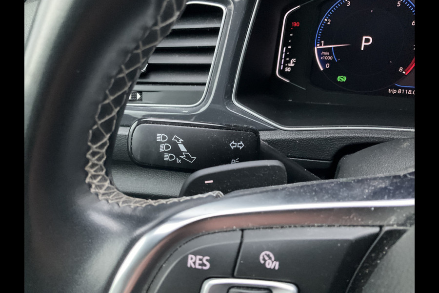 Volkswagen T-Roc 1.5 TSI R-Line Automaat Trekhaak Carplay Adap.Cruise Keyless Led NL-Auto Hoogzitter!