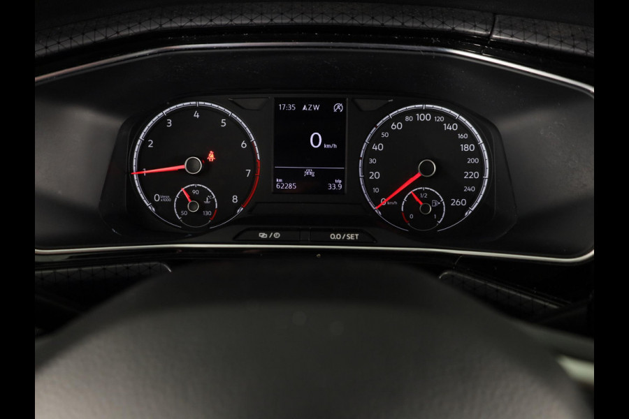 Volkswagen T-Cross 1.0 TSI Style 115 pk | Navigatie | Parkeersensoren | Adaptieve cruise control | LED koplampen |