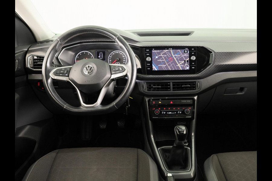 Volkswagen T-Cross 1.0 TSI Style 115 pk | Navigatie | Parkeersensoren | Adaptieve cruise control | LED koplampen |