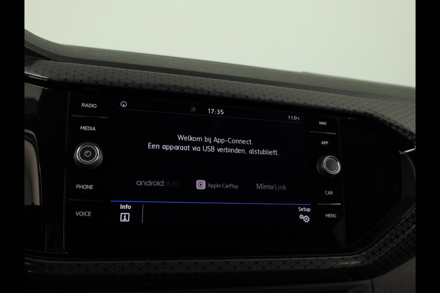 Volkswagen T-Cross 1.0 TSI Style 115 pk | Navigatie | Parkeersensoren | Adaptieve cruise control | LED koplampen |