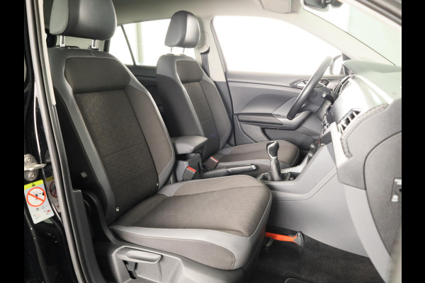 Volkswagen T-Cross 1.0 TSI Style 115 pk | Navigatie | Parkeersensoren | Adaptieve cruise control | LED koplampen |