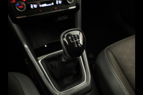 Volkswagen T-Cross 1.0 TSI Style 115 pk | Navigatie | Parkeersensoren | Adaptieve cruise control | LED koplampen |