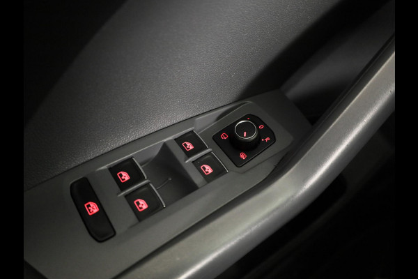 Volkswagen T-Cross 1.0 TSI Style 115 pk | Navigatie | Parkeersensoren | Adaptieve cruise control | LED koplampen |