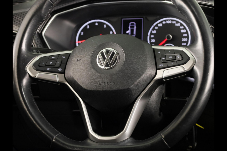 Volkswagen T-Cross 1.0 TSI Style 115 pk | Navigatie | Parkeersensoren | Adaptieve cruise control | LED koplampen |