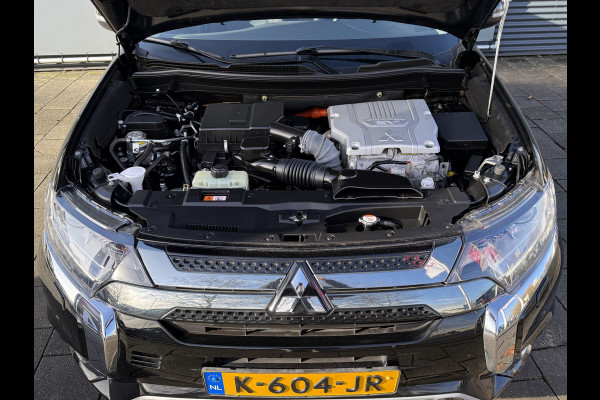 Mitsubishi Outlander BWJ 2021 | 2.4 225PK PHEV Pure | CLIMA | NAVI | STOELVERW | LEDER | CAMERA A | CARPLAY |